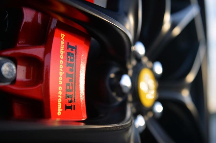 Ferrari F12berlinetta 2014 года  (фото 28 из 77)